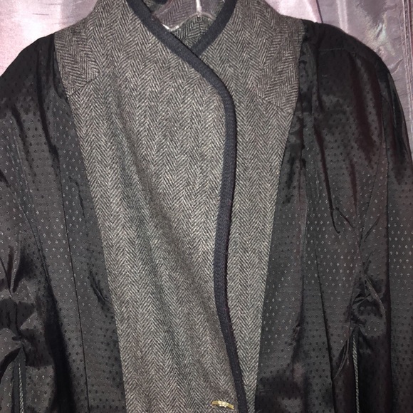 Vintage Plus Size 100% Wool Herringbone Cape - Picture 7 of 9